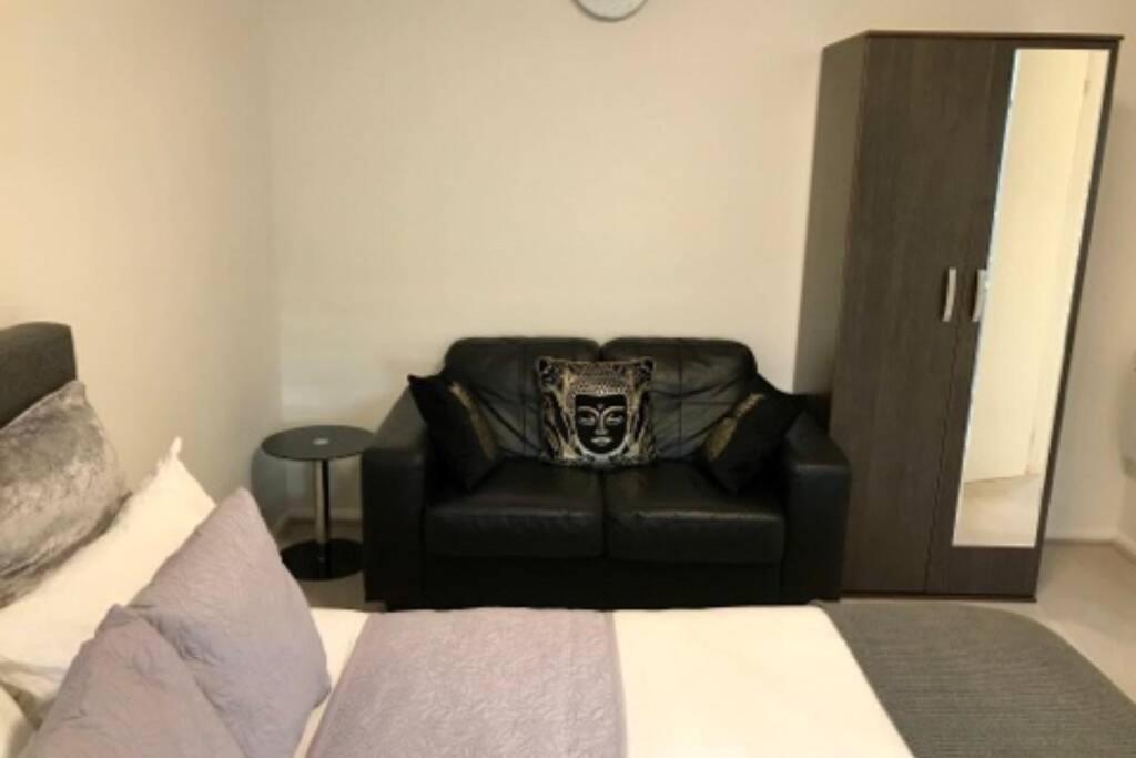 Spacious & Luxurious 1 Bed House In Thamesmead Apartment Thamesmead  Exterior photo